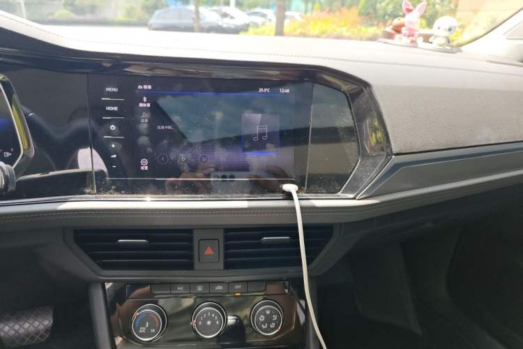 Used Volkswagen Sagitar 2021 280TSI DSG Comfort Connect Edition Audio And AC Panel