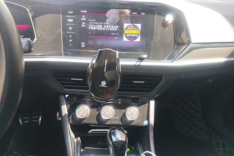 Used Volkswagen Sagitar 2021 280TSI DSG Excellence Edition Audio And AC Panel