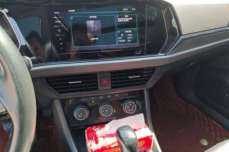 Used Volkswagen Sagitar 2021 280TSI DSG Comfort Connect Edition Audio And AC Panel