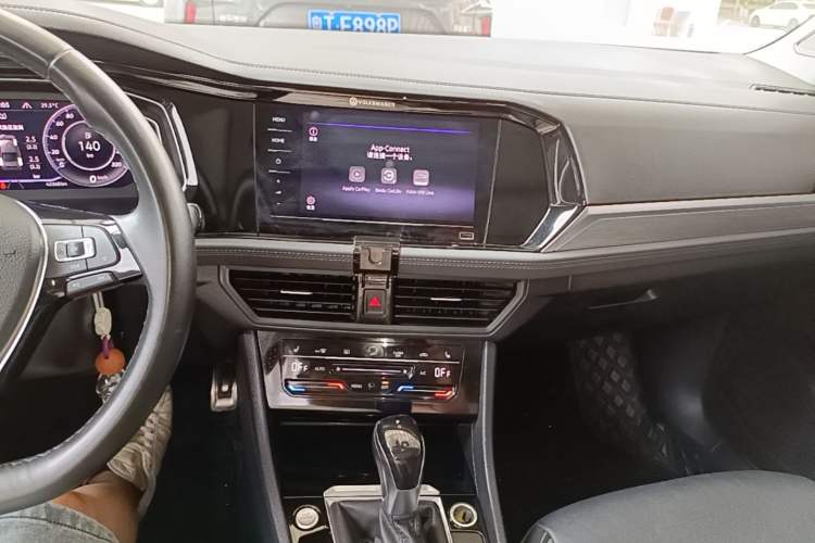 Used Volkswagen Sagitar 2021 280TSI DSG Comfort Connect Edition Audio And AC Panel