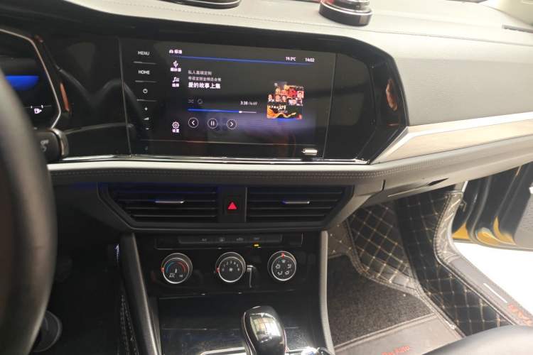 Used Volkswagen Sagitar 2021 280TSI DSG Excellence Edition Audio And AC Panel