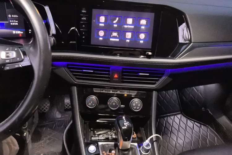 Used Volkswagen Sagitar 2021 280TSI DSG Comfort Connect Edition Audio And AC Panel