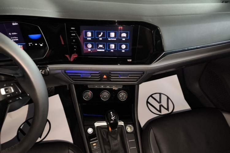 Used Volkswagen Sagitar 2021 280TSI DSG Comfort Connect Edition Audio And AC Panel