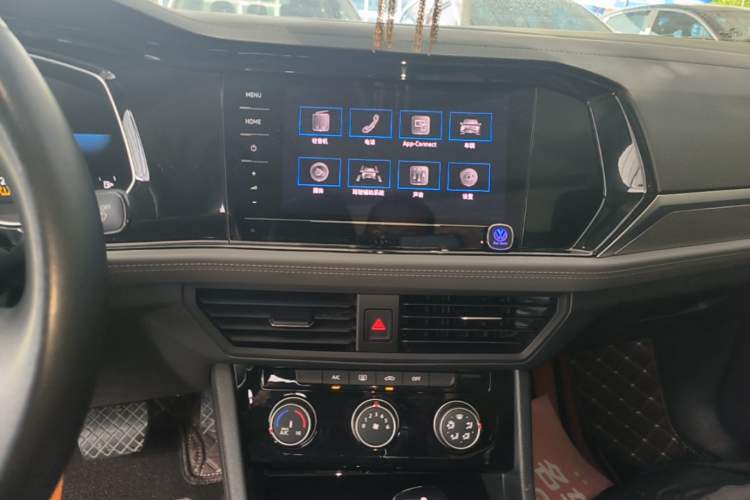 Used Volkswagen Sagitar 2021 280TSI DSG Comfort Connect Edition Audio And AC Panel