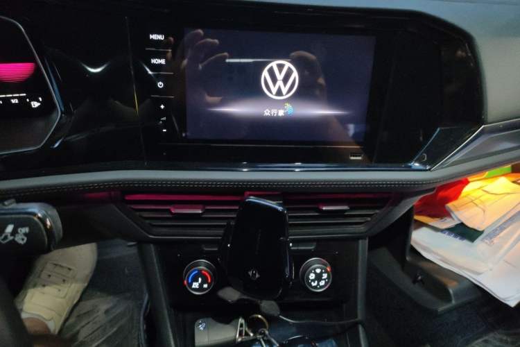Used Volkswagen Sagitar 2021 280TSI DSG Comfort Connect Edition Audio And AC Panel