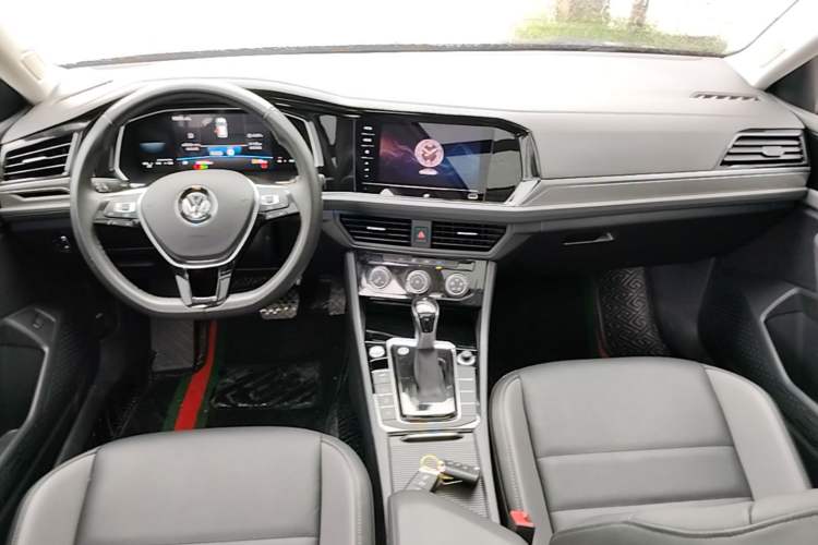 Used Volkswagen Sagitar 2021 280TSI DSG Excellence Edition Center Console