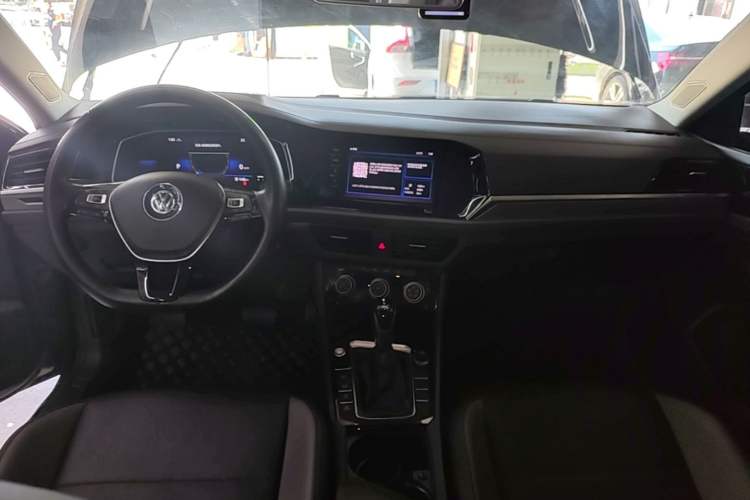 Used Volkswagen Sagitar 2021 200TSI DSG Comfort Connect Edition Center Console