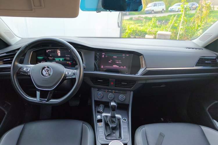 Used Volkswagen Sagitar 2021 280TSI DSG Comfort Connect Edition Center Console