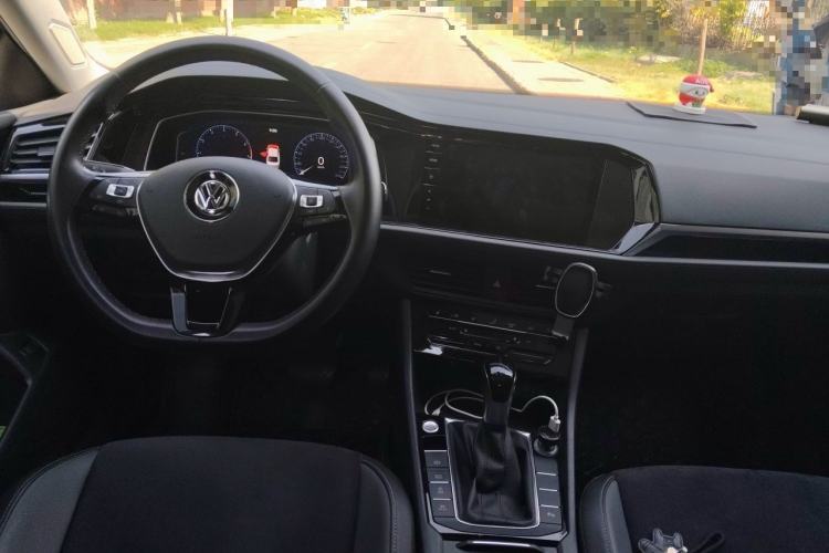 Used Volkswagen Sagitar 2021 280TSI DSG Luxury Smart Connectivity Edition Center Console