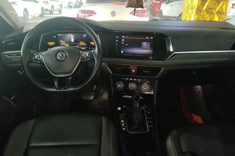 Used Volkswagen Sagitar 2021 200TSI DSG Excellence Edition Center Console