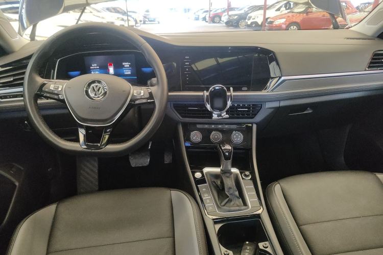 Used Volkswagen Sagitar 2021 280TSI DSG Comfort Connect Edition Center Console