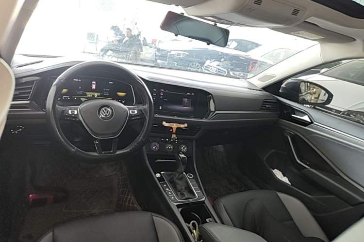 Used Volkswagen Sagitar 2021 280TSI DSG Excellence Edition Center Console