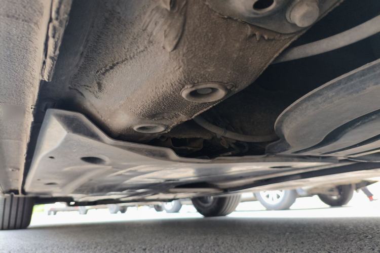 Used Volkswagen Sagitar  Chassis Rear Left