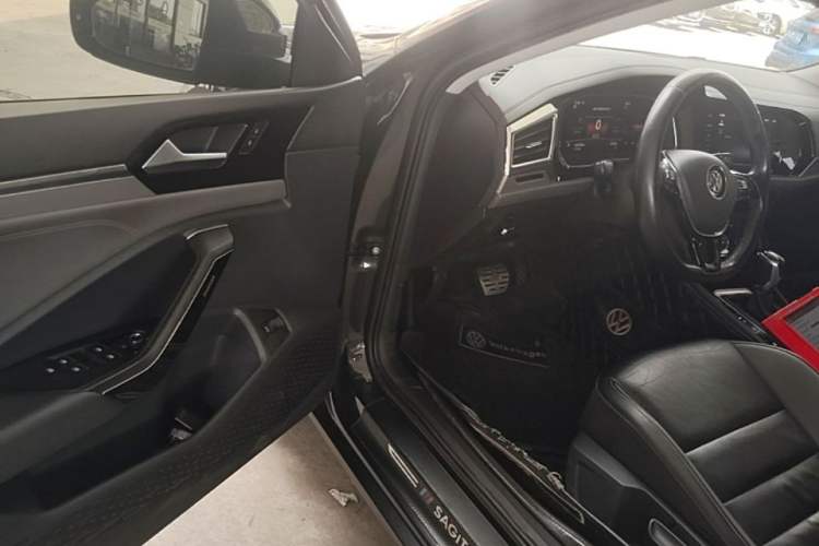 Used Volkswagen Sagitar 2021 280TSI DSG Excellence Edition Driver Seat