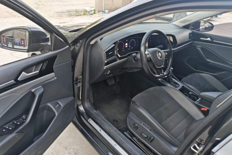 Used Volkswagen Sagitar 2021 280TSI DSG Excellence Edition Driver Seat