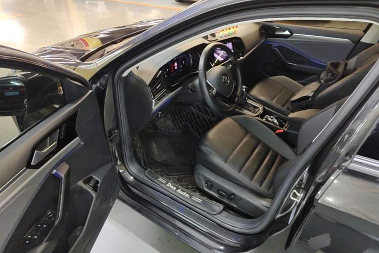 Used Volkswagen Sagitar 2021 280TSI DSG Excellence Edition Driver Seat