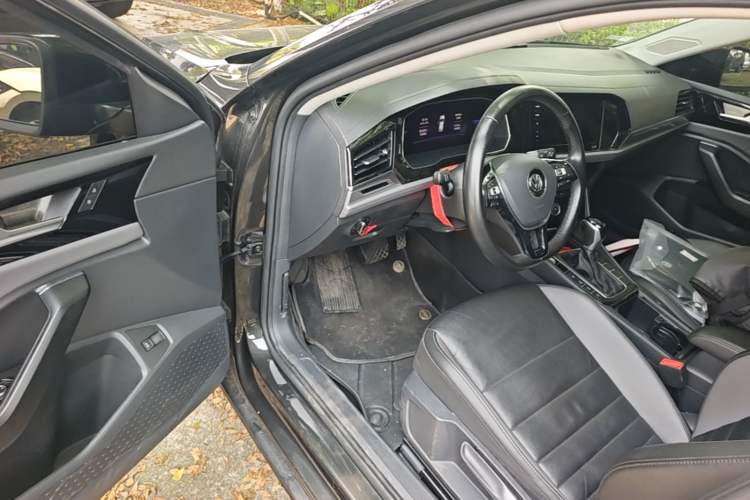 Used Volkswagen Sagitar 2021 280TSI DSG Excellence Edition Driver Seat