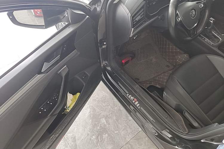 Used Volkswagen Sagitar 2021 280TSI DSG Excellence Edition Driver Seat