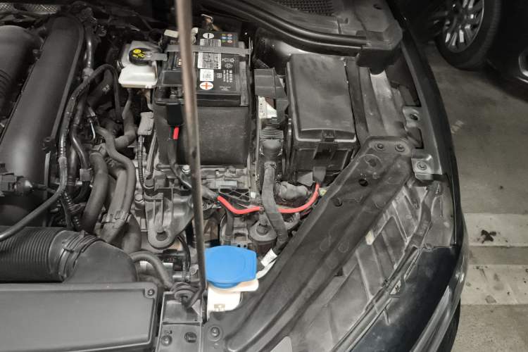 Used Volkswagen Sagitar 2021 280TSI DSG Excellence Edition Engine Bay Left
