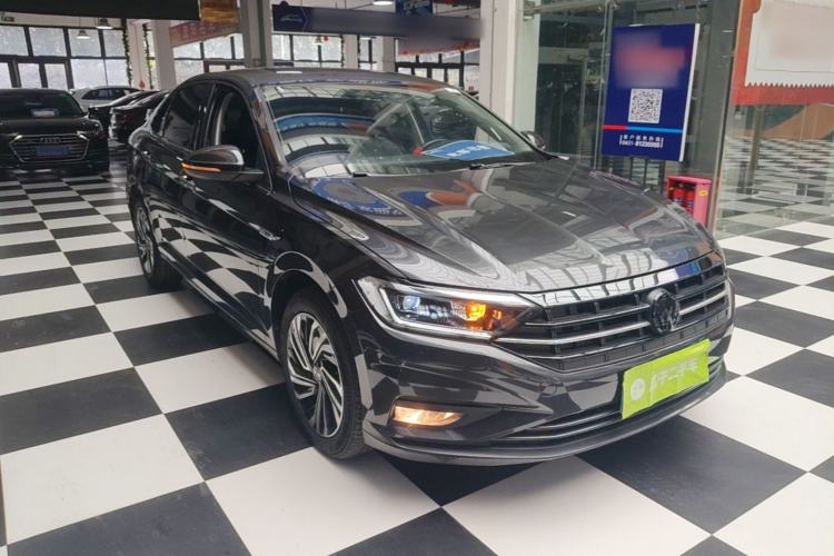 Used Volkswagen Sagitar 2021 280TSI DSG Excellence Edition Front Right 45 Deg