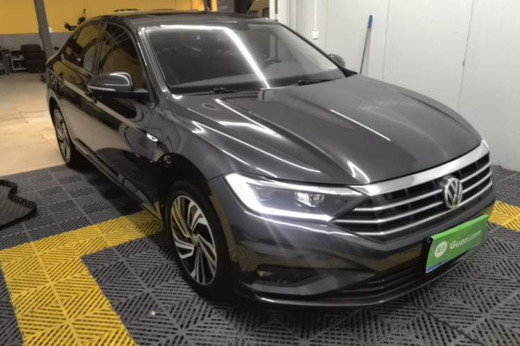 Used Volkswagen Sagitar 2021 280TSI DSG Excellence Edition Front Right 45 Deg