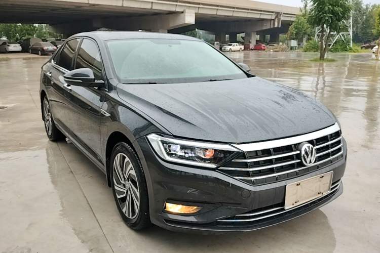Used Volkswagen Sagitar 2021 280TSI DSG Excellence Edition Front Right 45 Deg