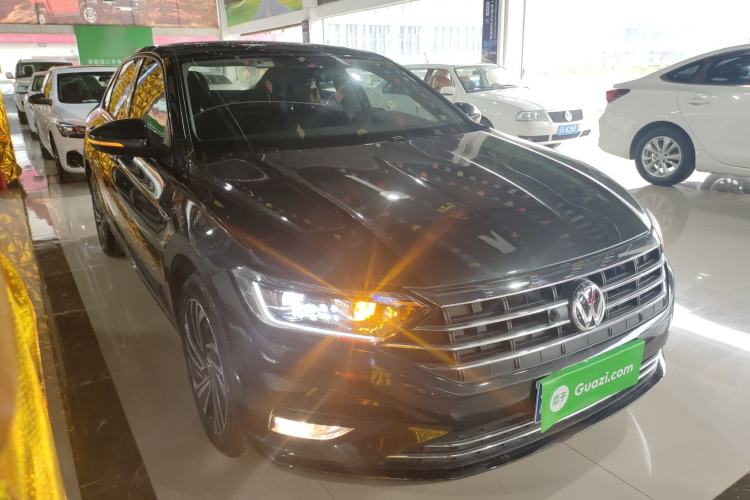 Used Volkswagen Sagitar 2021 200TSI DSG Excellence Edition Front Right 45 Deg