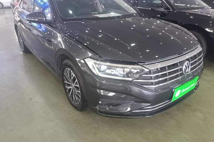 Used Volkswagen Sagitar 2021 280TSI DSG Comfort Connect Edition Front Right 45 Deg