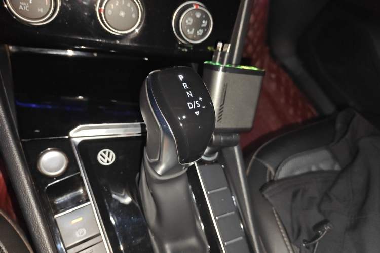 Used Volkswagen Sagitar 2021 280TSI DSG Comfort Connect Edition Gear Lever