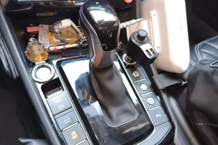 Used Volkswagen Sagitar 2021 280TSI DSG Excellence Edition Gear Lever