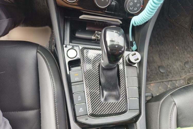 Used Volkswagen Sagitar 2021 280TSI DSG Excellence Edition Gear Lever