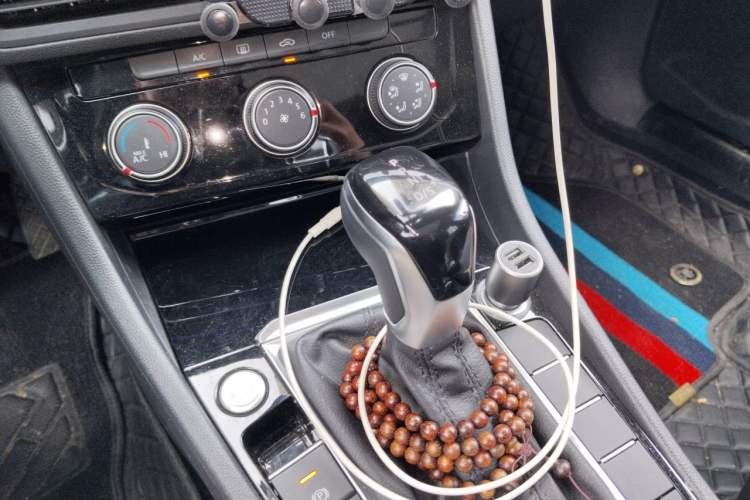 Used Volkswagen Sagitar 2021 280TSI DSG Comfort Connect Edition Gear Lever