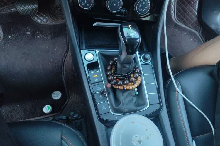 Used Volkswagen Sagitar 2021 280TSI DSG 30th Anniversary Edition Gear Lever