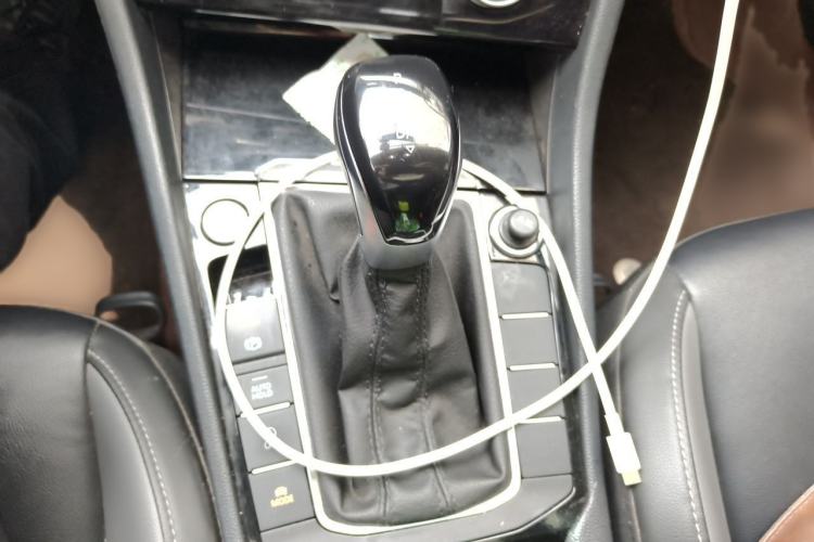 Used Volkswagen Sagitar 2021 200TSI DSG Excellence Edition Gear Lever