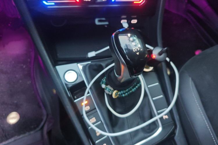 Used Volkswagen Sagitar 2021 280TSI DSG Luxury Smart Connectivity Edition Gear Lever