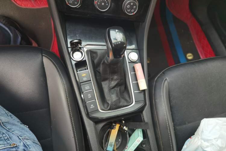 Used Volkswagen Sagitar 2021 200TSI DSG Comfort Connect Edition Gear Lever