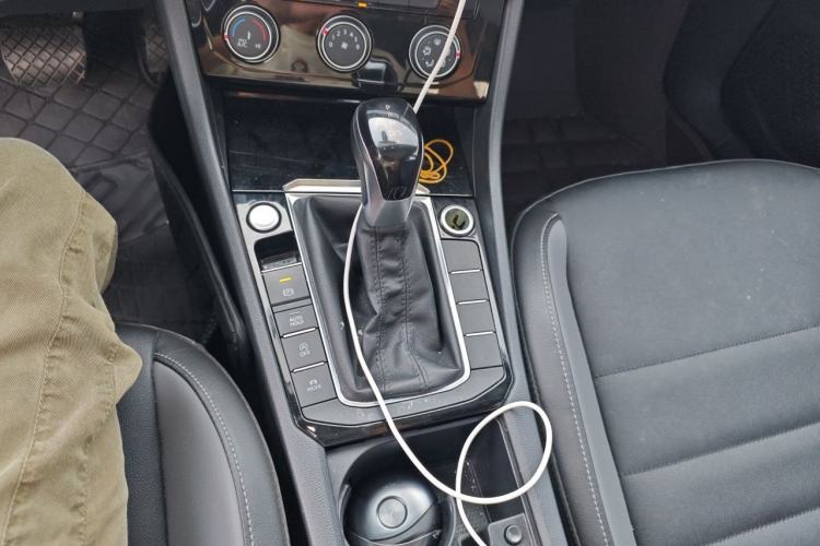 Used Volkswagen Sagitar 2021 280TSI DSG Comfort Connect Edition Gear Lever