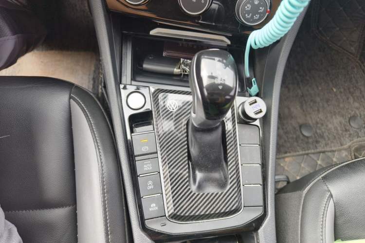 Used Volkswagen Sagitar 2021 280TSI DSG Excellence Edition Gear Lever