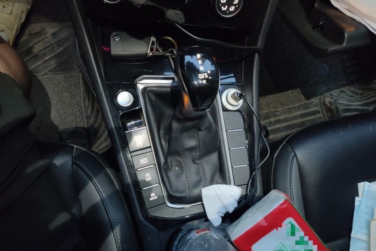 Used Volkswagen Sagitar 2021 280TSI DSG Comfort Connect Edition Gear Lever