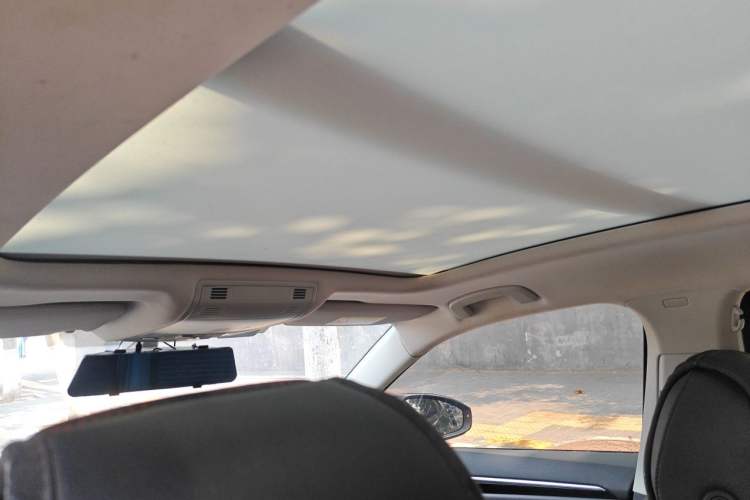 Used Volkswagen Sagitar 2021 280TSI DSG Luxury Smart Connectivity Edition Headliner