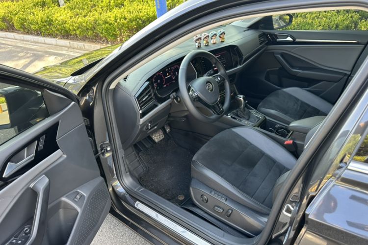 Used Volkswagen Sagitar 2021 280TSI DSG Luxury Smart Connectivity Edition Interior 11