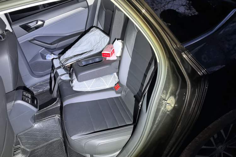 Used Volkswagen Sagitar 2021 280TSI DSG Comfort Connect Edition Interior 4
