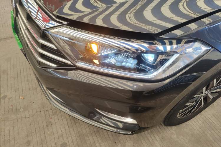 Used Volkswagen Sagitar 2021 280TSI DSG Comfort Connect Edition Left Front Headlight