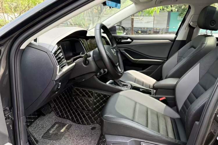 Used Volkswagen Sagitar 2021 280TSI DSG Excellence Edition Left Front Seat