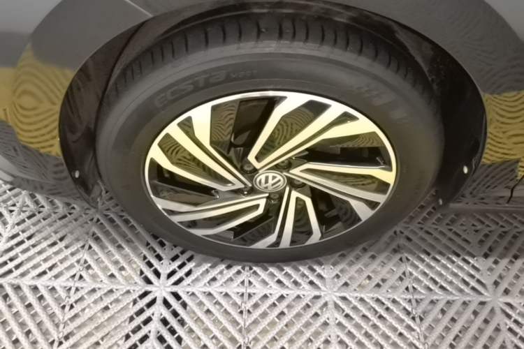 Used Volkswagen Sagitar 2021 280TSI DSG Excellence Edition Left Front Wheel Hub