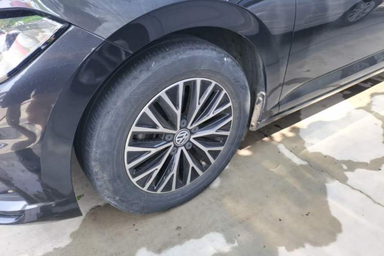 Used Volkswagen Sagitar 2021 280TSI DSG Comfort Connect Edition Left Front Wheel Hub