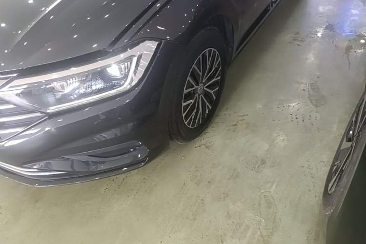 Used Volkswagen Sagitar 2021 280TSI DSG Comfort Connect Edition Left Front Wheel Hub
