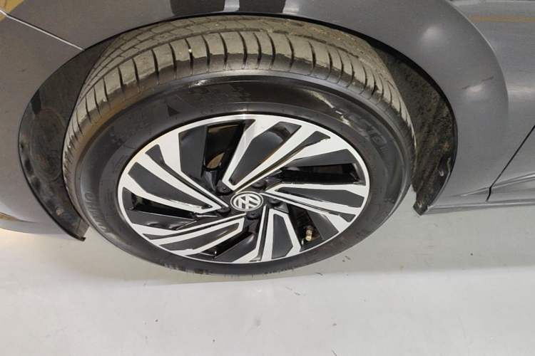 Used Volkswagen Sagitar 2021 280TSI DSG Excellence Edition Left Front Wheel Hub