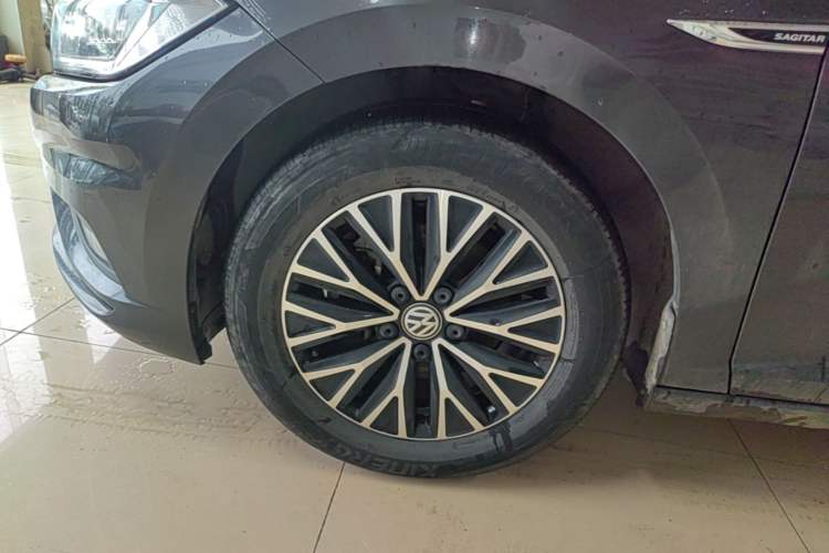 Used Volkswagen Sagitar 2021 280TSI DSG Comfort Connect Edition Left Front Wheel Hub