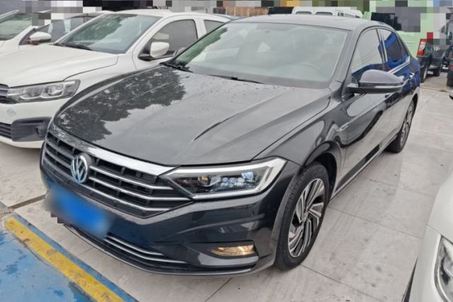 Ojetý Volkswagen Sagitar 2021 200TSI DSG Excellence Edition